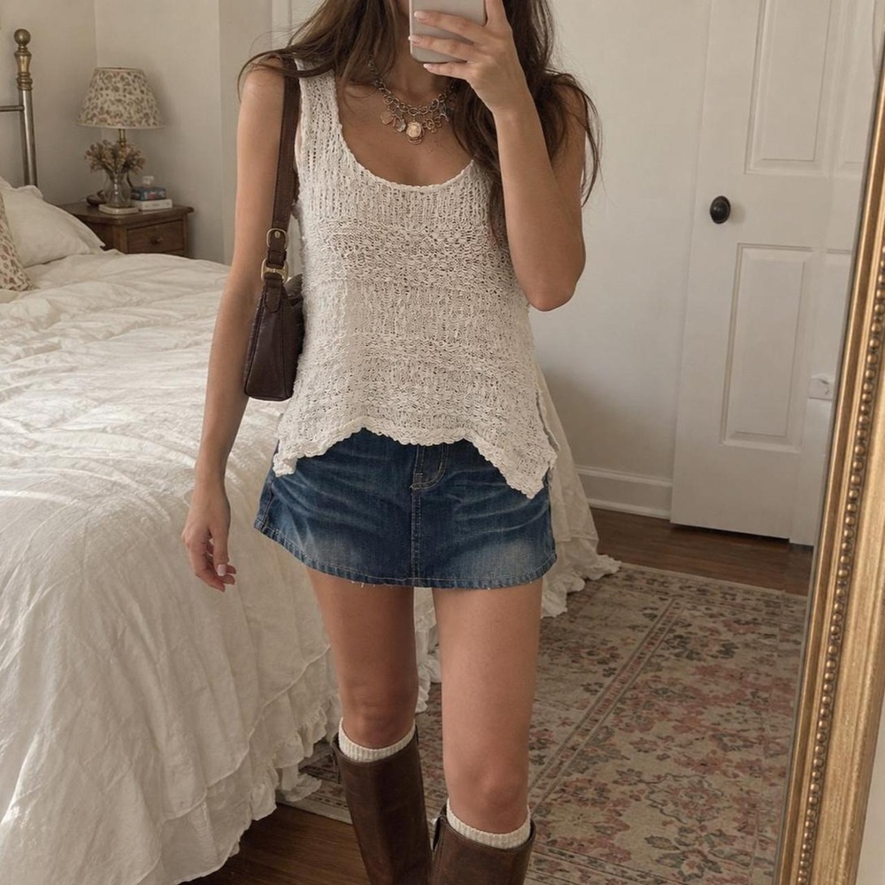 Cream Slouchy Knit Tank Modern fits size medium cream open knit slouchy